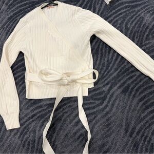 udel new york white wrap sweater